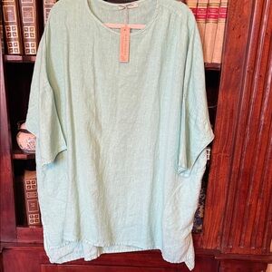 cut loose beautiful color of tuft Linen Tunic Tee.  On size. Plus